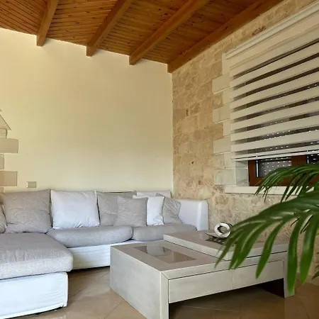 Cretan Nature Stone Three- Bedroom Appartement *